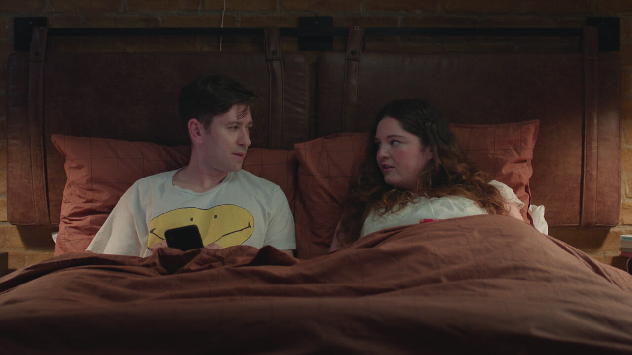 Trop, un Américain à Londres dans la nouvelle série romantique de Netflix: l'intrigue et quand il sort
