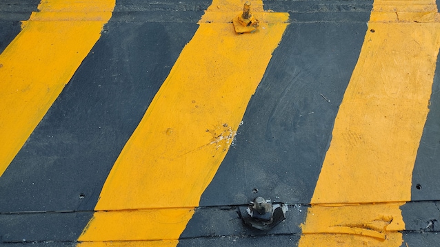 rayures de danger jaune et noir