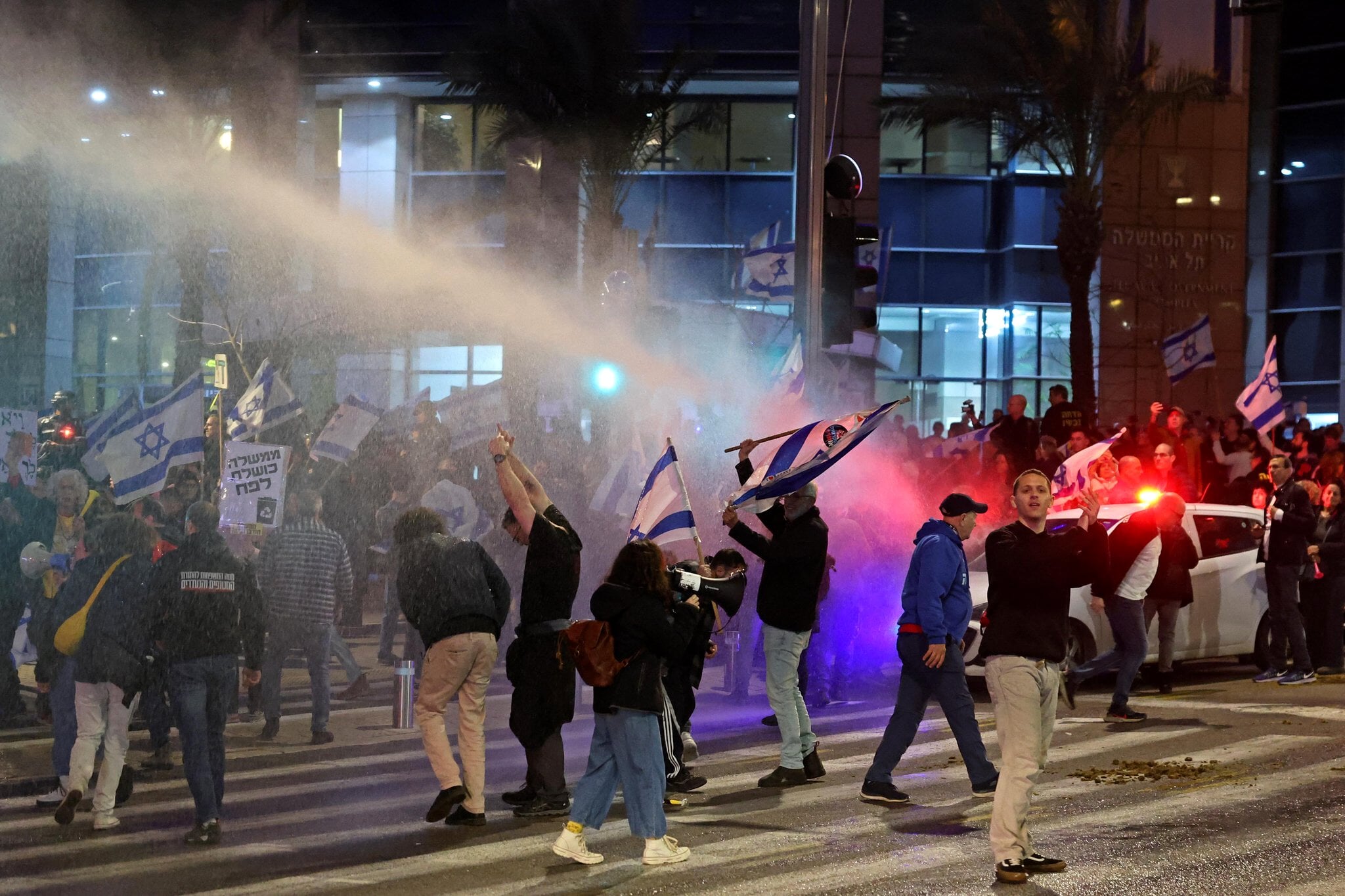 Démonstration en Israël contre le gouvernement de Benjamin Nataniaahu (Photo Lapresse) Démonstration en Israël contre le gouvernement de Benjamin Nataniaahu (Photo Lapresse)