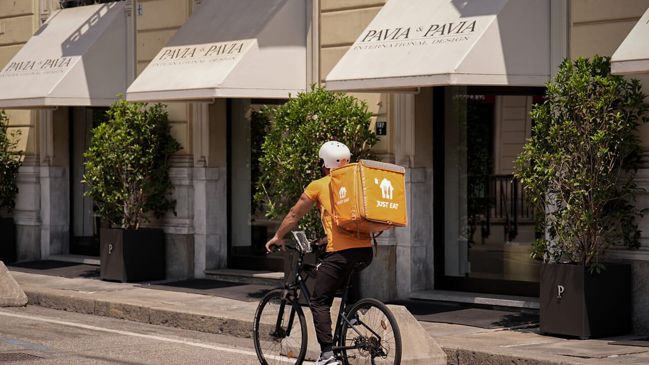 Voulez-vous de la nourriture à la maison quand il y a 40 degrés? Payer plus les coureurs