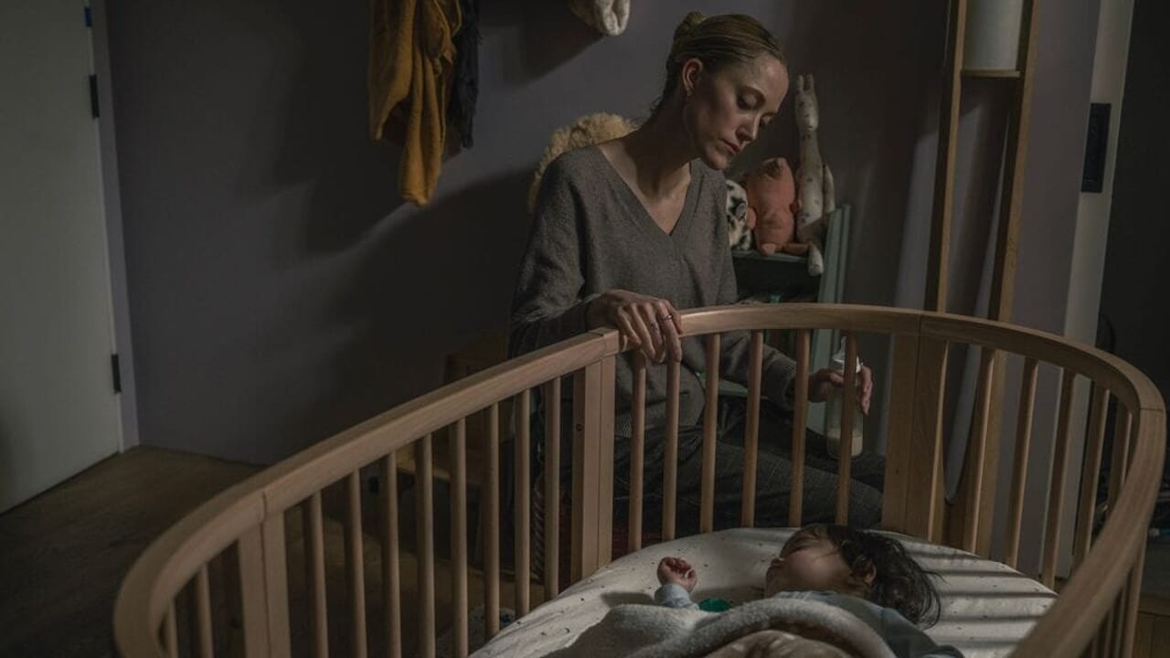La main sur le berceau, sur Disney + le remake du thriller des années 90