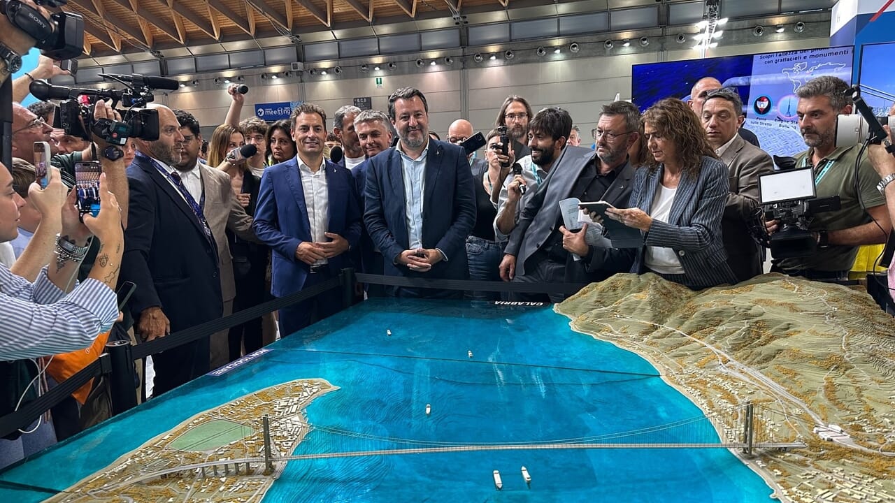 Pont sur le détroit, la lettre de la Commission européenne arrive: yeux sur l'impact environnemental de l'œuvre