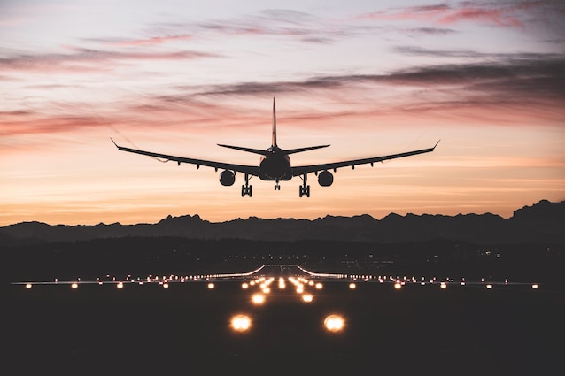 Combien d'avions atterrissent et décollent tous les jours?
