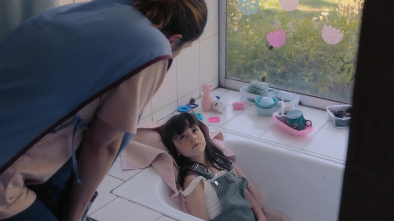 Swim To Moi: Terrain et bande-annonce du nouveau film dramatique Netflix inspiré du best-seller d'Alia Trabucco