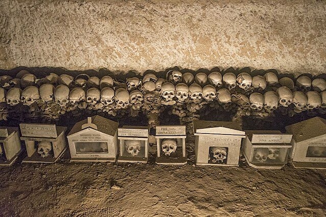 cimetière des fontaines de Naples