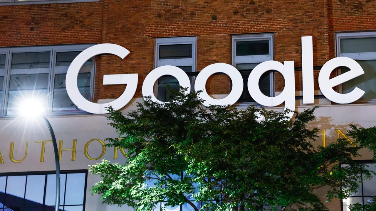 Google fait l'objet d'une enquête de l'UE : l'utilisation du contenu des éditeurs à des fins d'intelligence artificielle est ciblée
