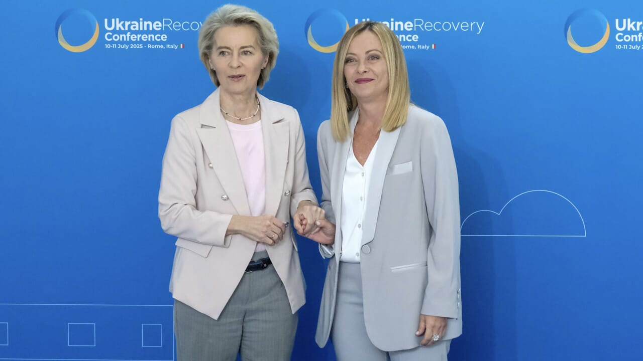 L'Union européenne "se fige indéfiniment" 200 milliards d'actifs russes : le scepticisme de l'Italie