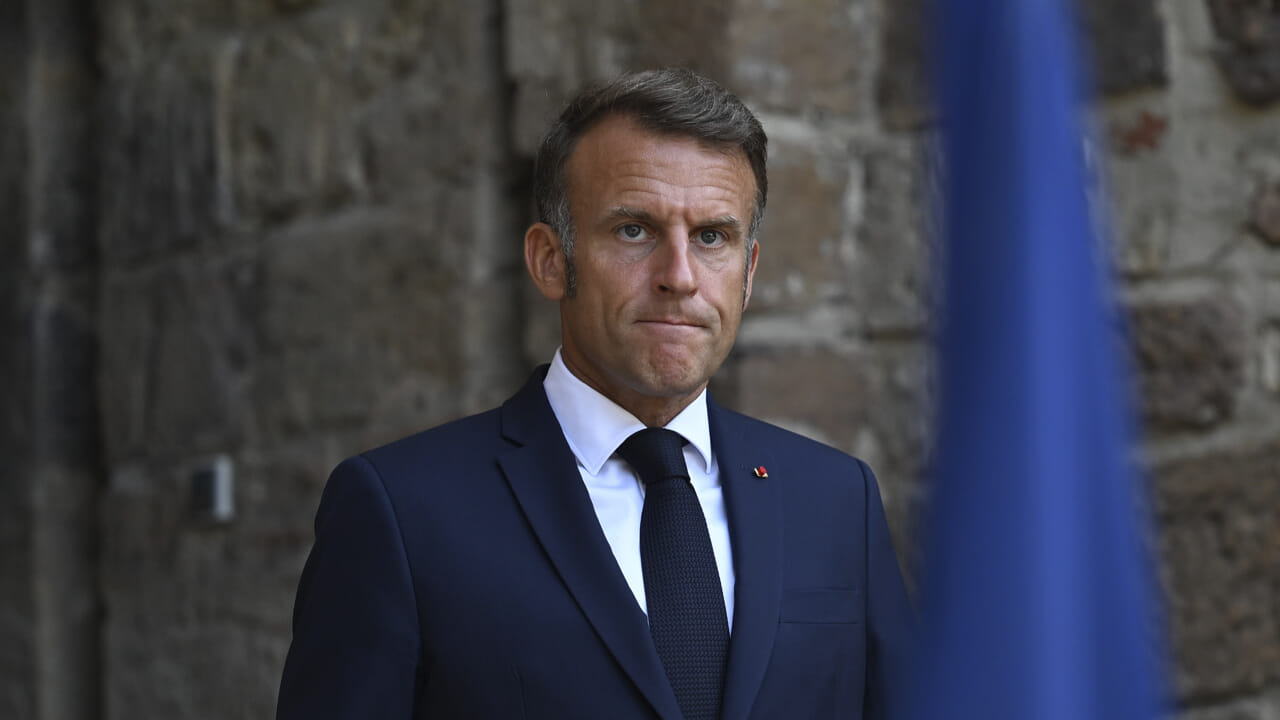 Macron veut relancer le dialogue avec Poutine (qui ne parle qu'avec les USA)