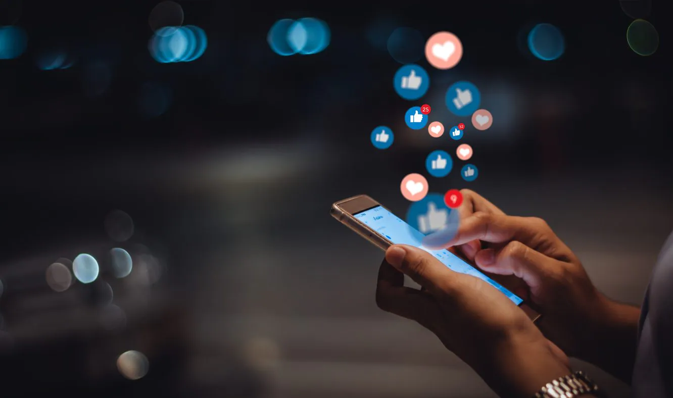 parce que sur les réseaux sociaux, beaucoup doivent paraître parfaits