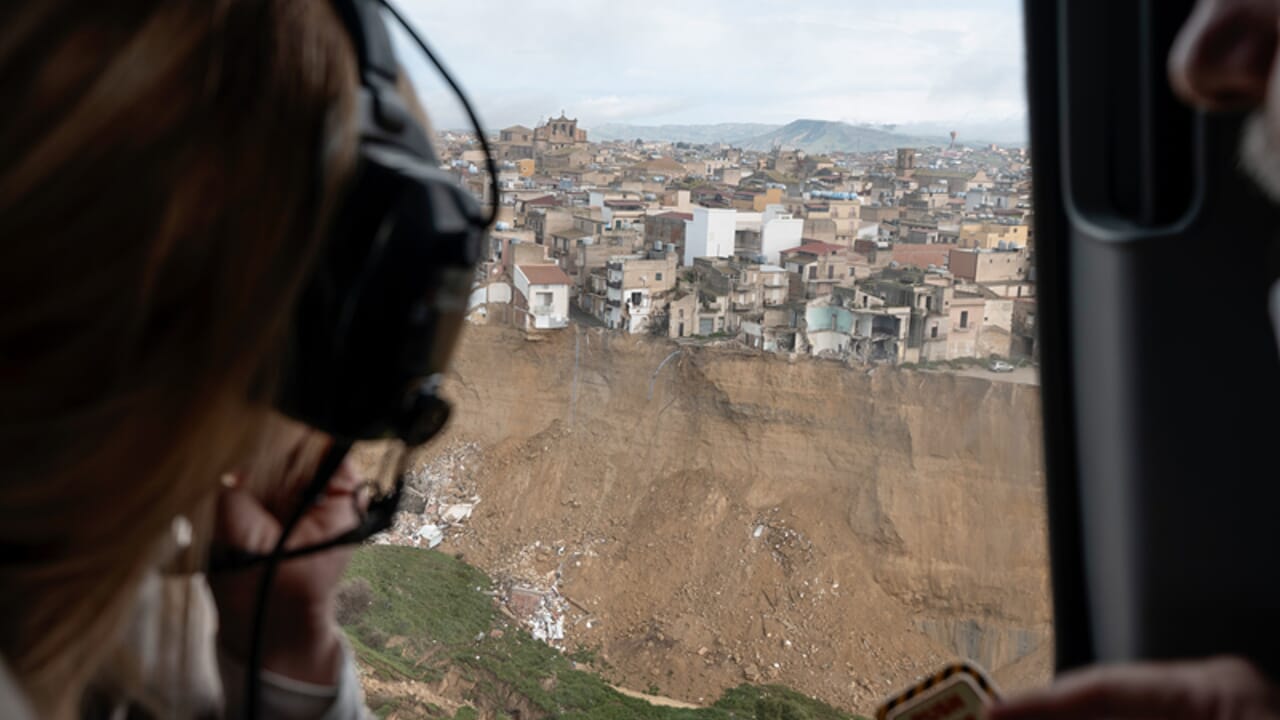 L'argent de l'Europe pour l'Italie en ruine, mais celui du Pont du Détroit ne peut pas être touché