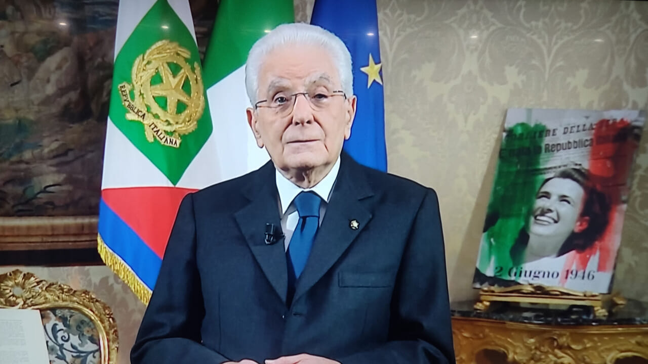 Rechercher ensemble la paix et les réformes, voici l'invitation de Mattarella