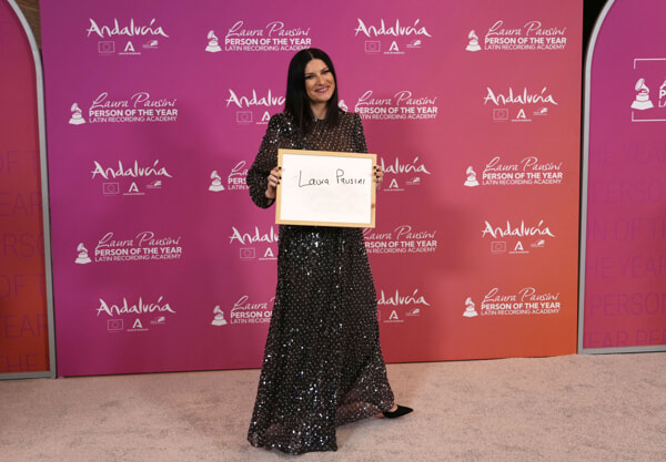 Laura Pausini au gala de la personnalité de l'année de la Latin Recording Academy à Séville, Espagne, le 15 novembre 2023. (Photo de Jose Breton/Invision/La Presse)