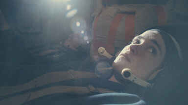 Alice Englert dans la Cité des Étoiles