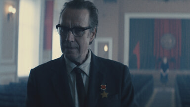 Rhys Ifans dans la Cité des Étoiles