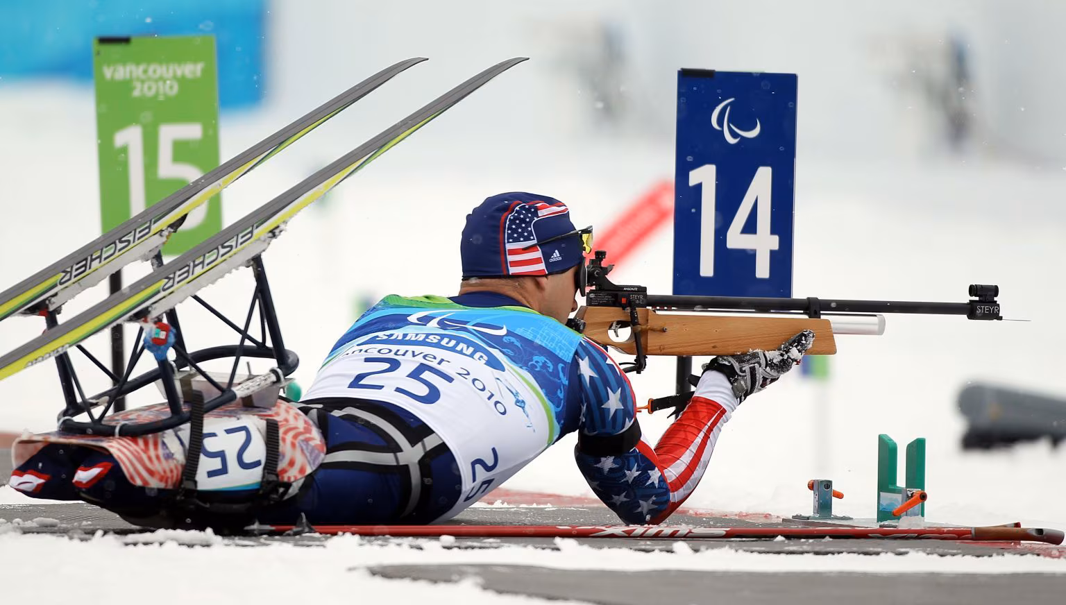 Comment les athlètes aveugles parviennent à atteindre la cible en biathlon paralympique : viser avec l'audition