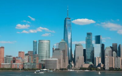 Le bâtiment le plus haut de New York est le One World Trade Center avec une hauteur de 541 mètres.