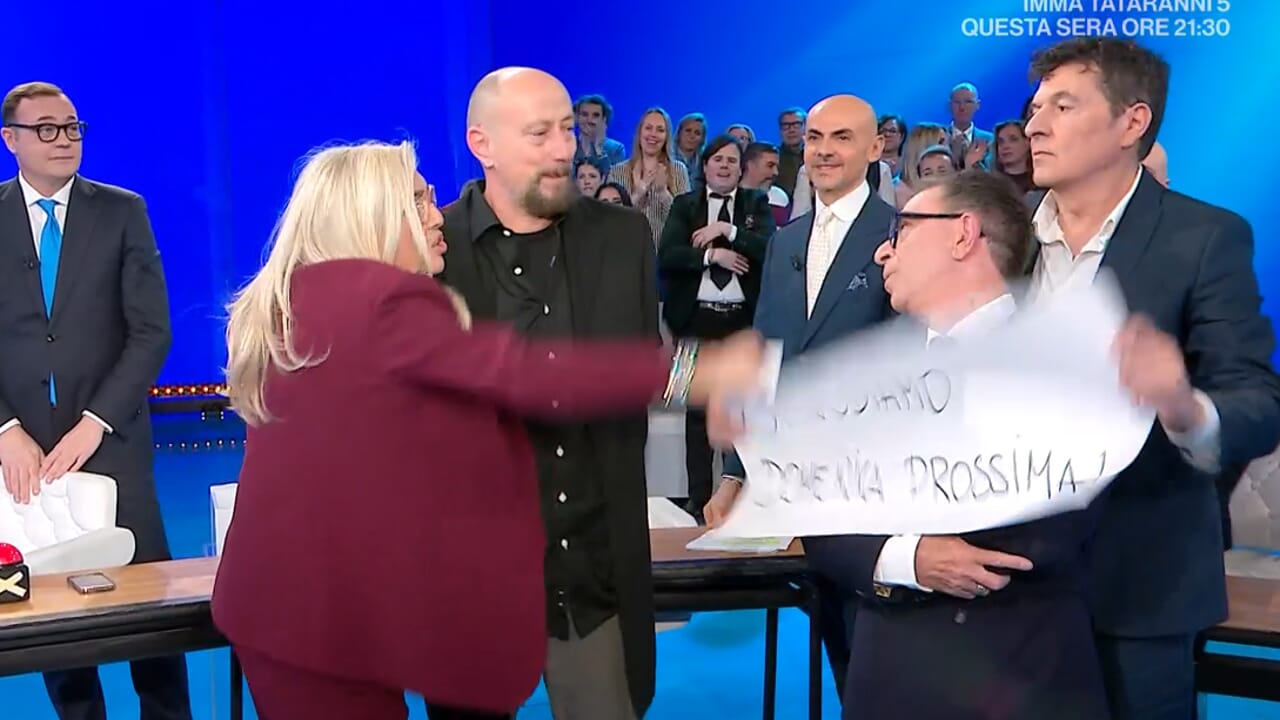 Domenica In, le problème n'est pas Mammucari. Mais un programme mal conçu et moins bien mis en œuvre