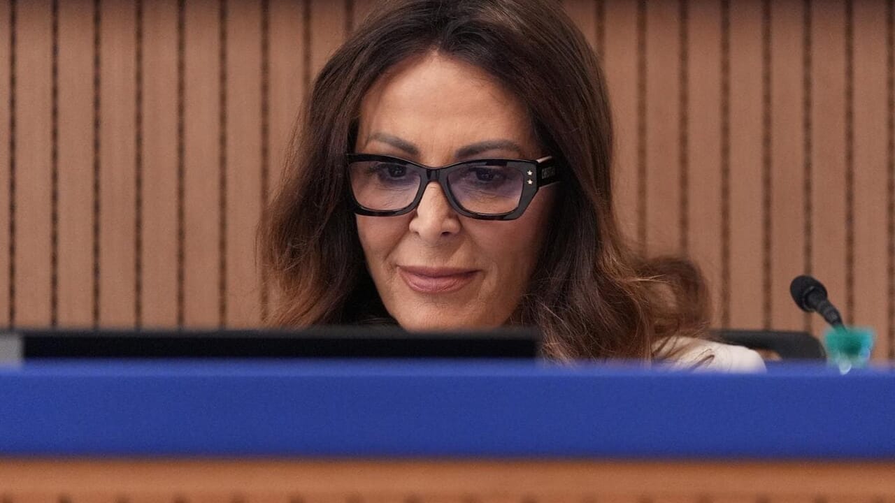 Nous sommes même obligés d'être d'accord avec Daniela Santanchè