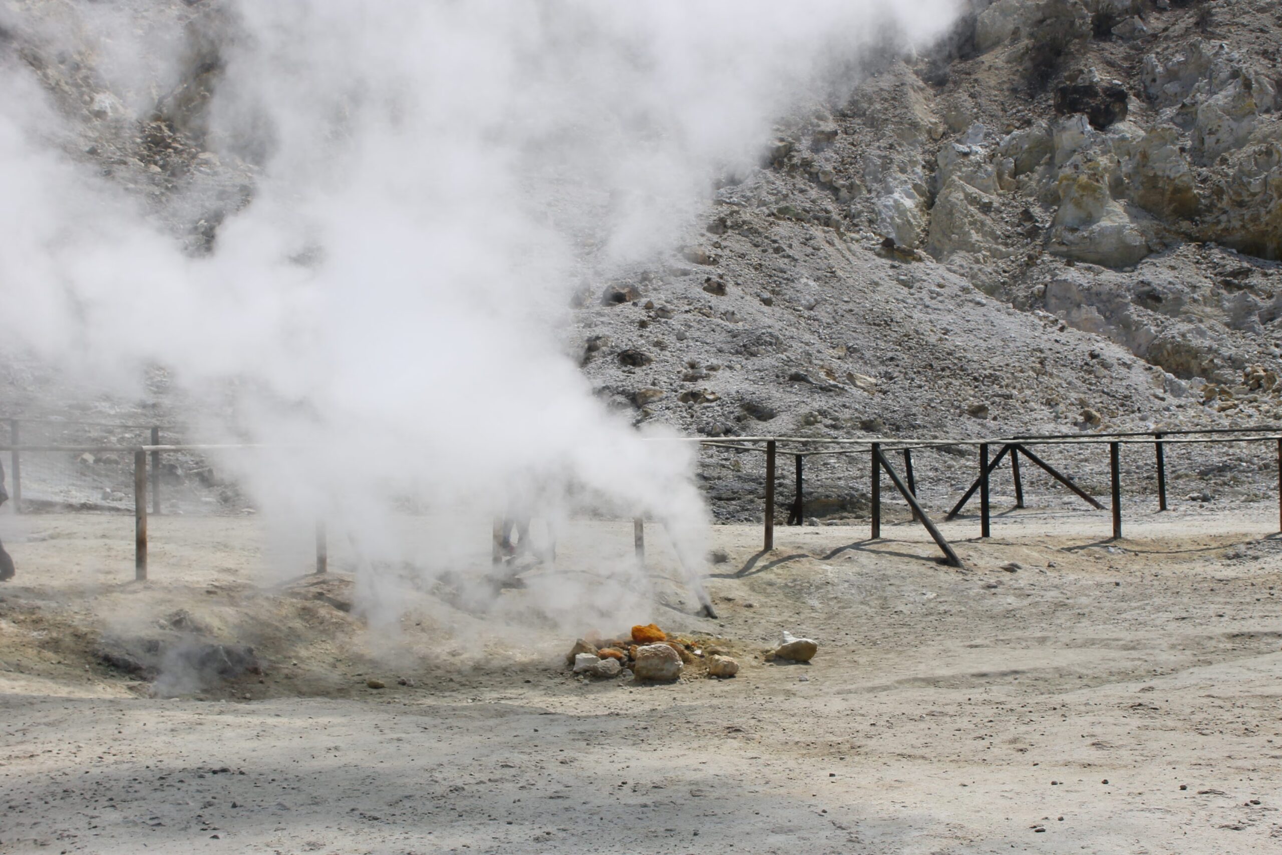 Campi Flegrei, un capteur laser détecte de fortes concentrations de sulfure d'hydrogène : l'étude