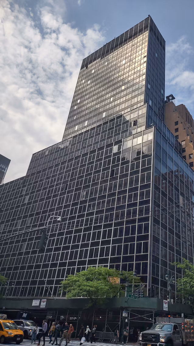 Gratte-ciel Pfizer 235 E42 Street New York