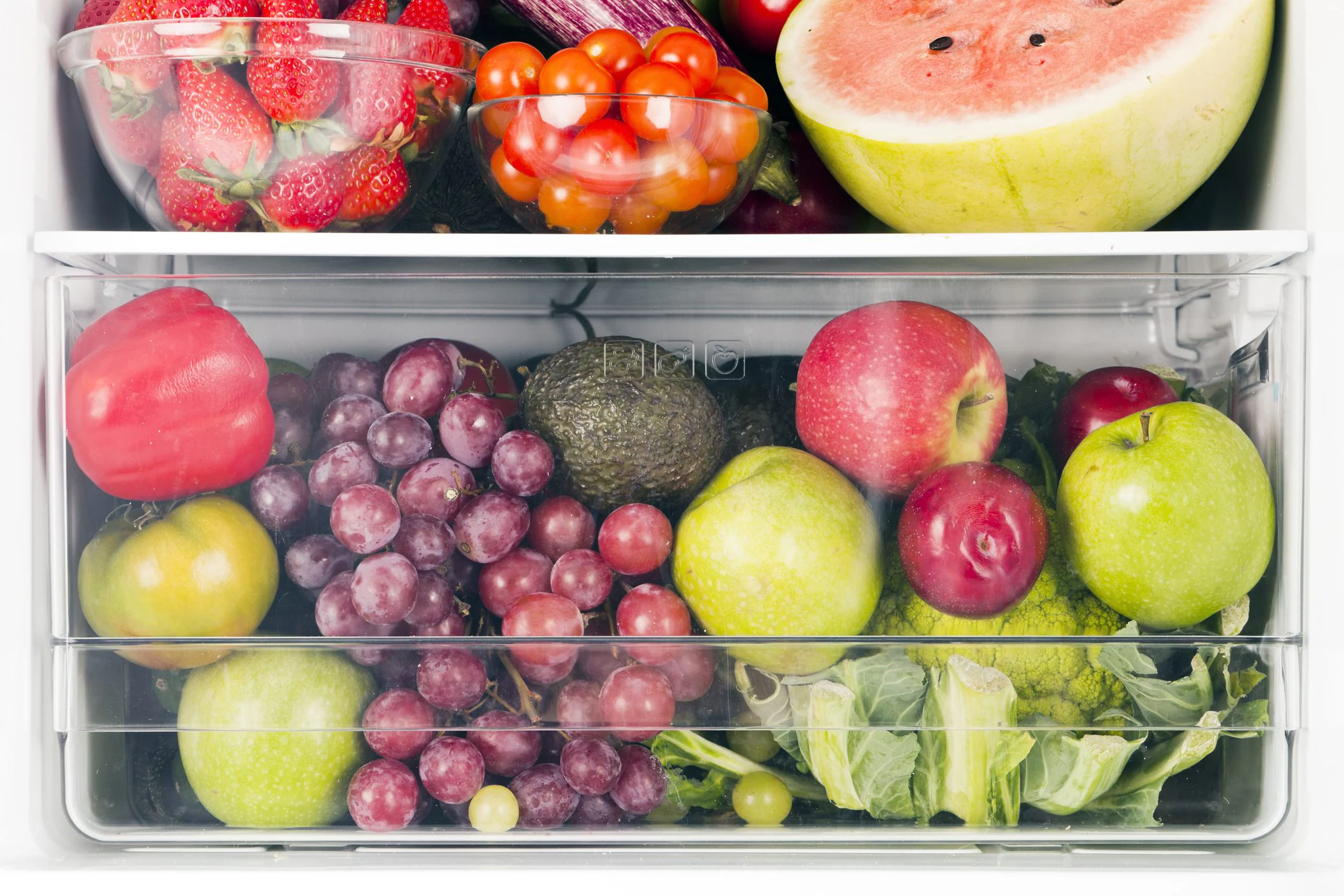 Comment conserver les fruits, à l’intérieur ou à l’extérieur du réfrigérateur ? Le tropical ne l'est pas, tandis que le mature l'est