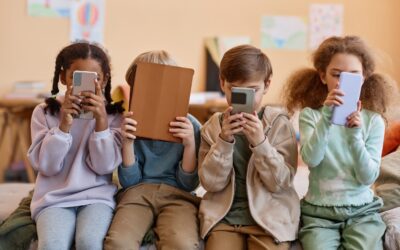 L&rsquo;UE vers une interdiction des réseaux sociaux pour les enfants de moins de 3 ans et de nouvelles règles pour les moins de 13 ans : la proposition de Von der Leyen