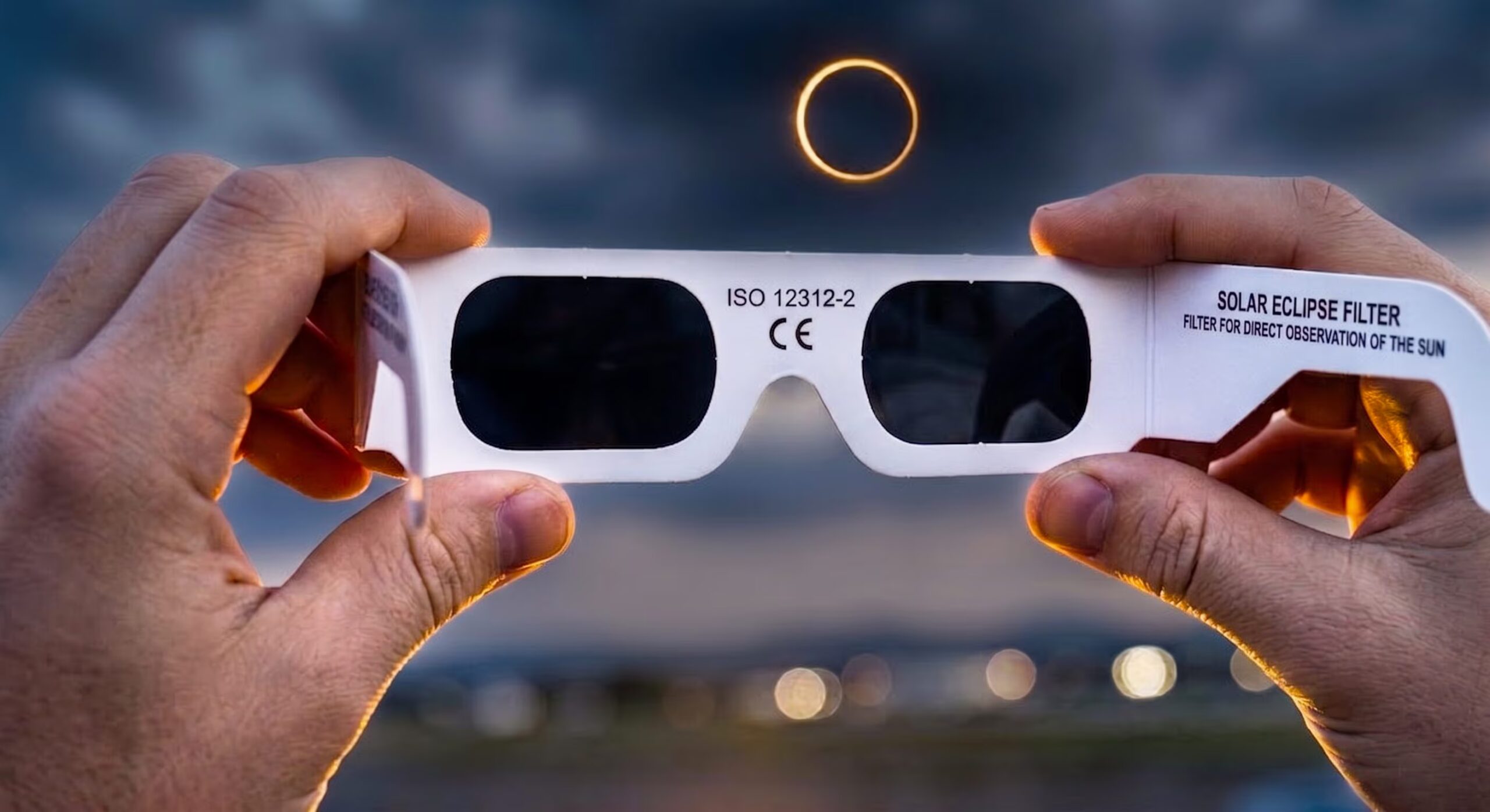 Eclipse solaire du 12 août, ne la regardez jamais à l'œil nu : quelles lunettes utiliser et comment la voir
