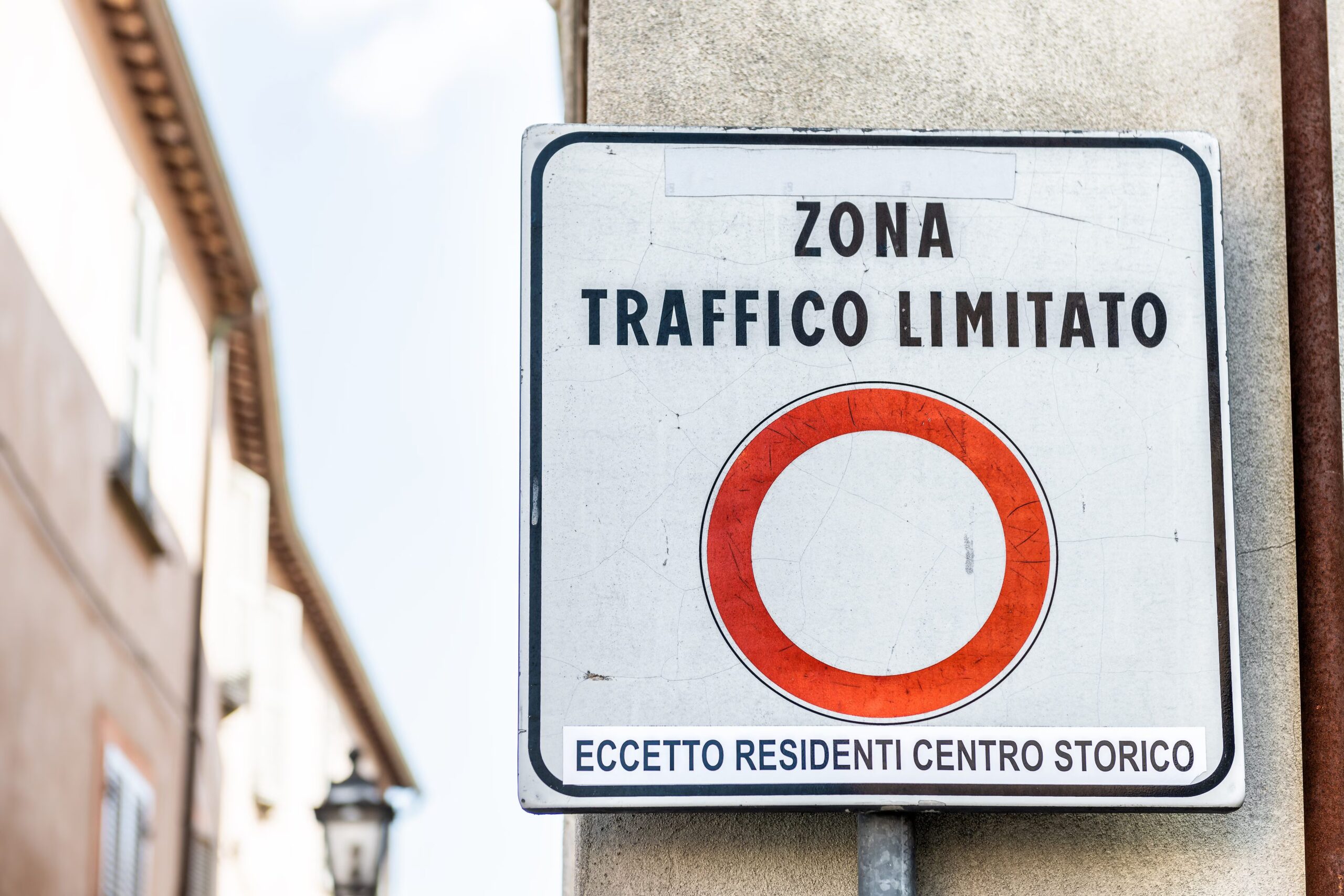 L'Italie est première en Europe pour ZTL, il y en a 446 au total en raison des rues étroites : carte des zones