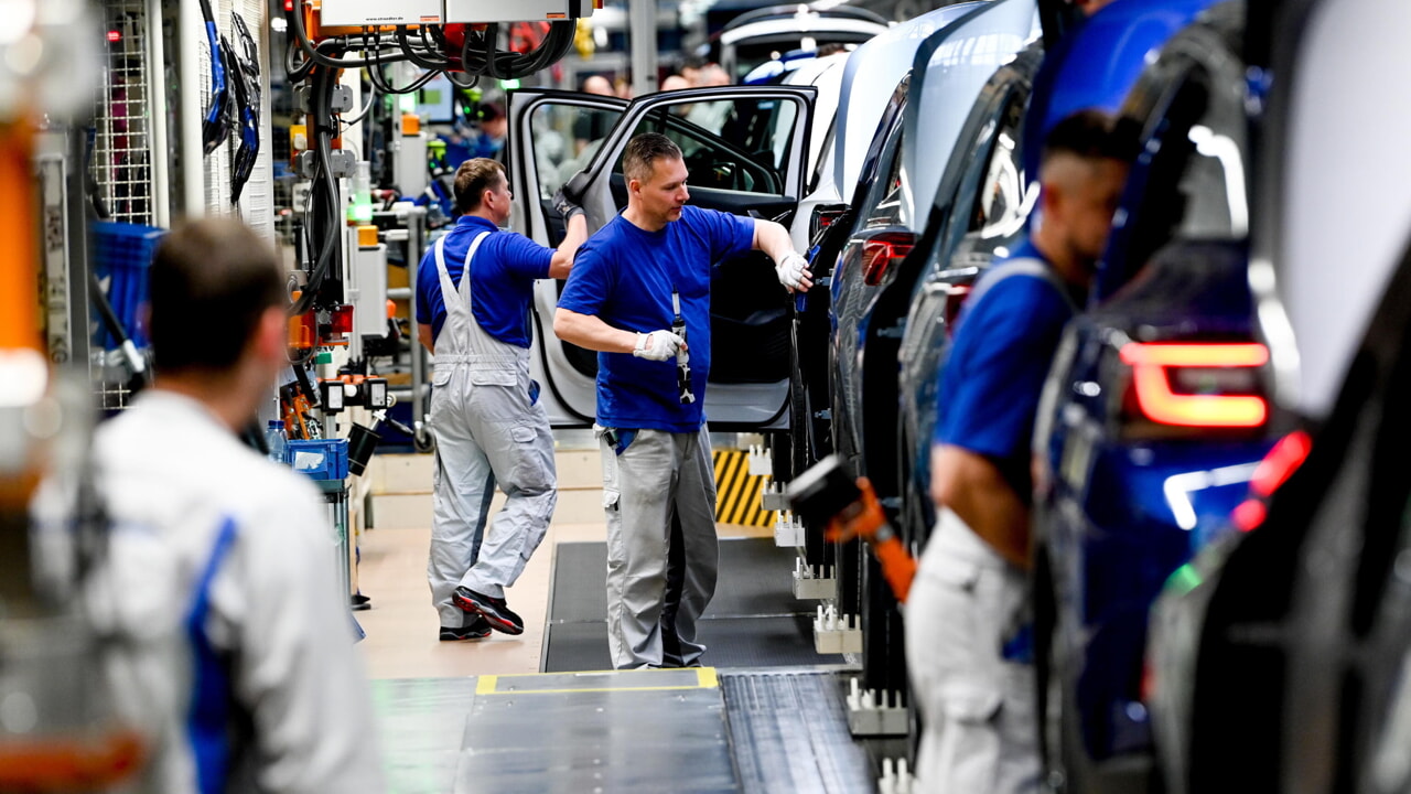 L'automobile, le défi de l'Europe : décarboner sans laisser de côté l'industrie et les territoires