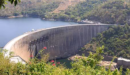 Le barrage de Kariba est le plus grand lac artificiel du monde de 180 km³ : pourquoi il a provoqué 2000 tremblements de terre
